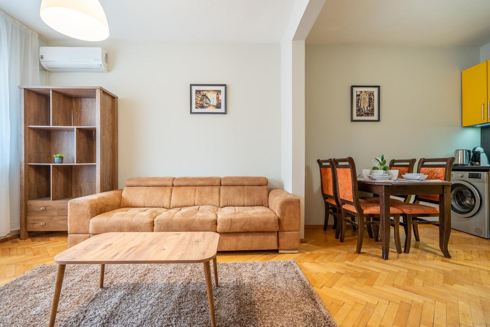 Pirotska 2-bedroom 100m2 In Center Sofia