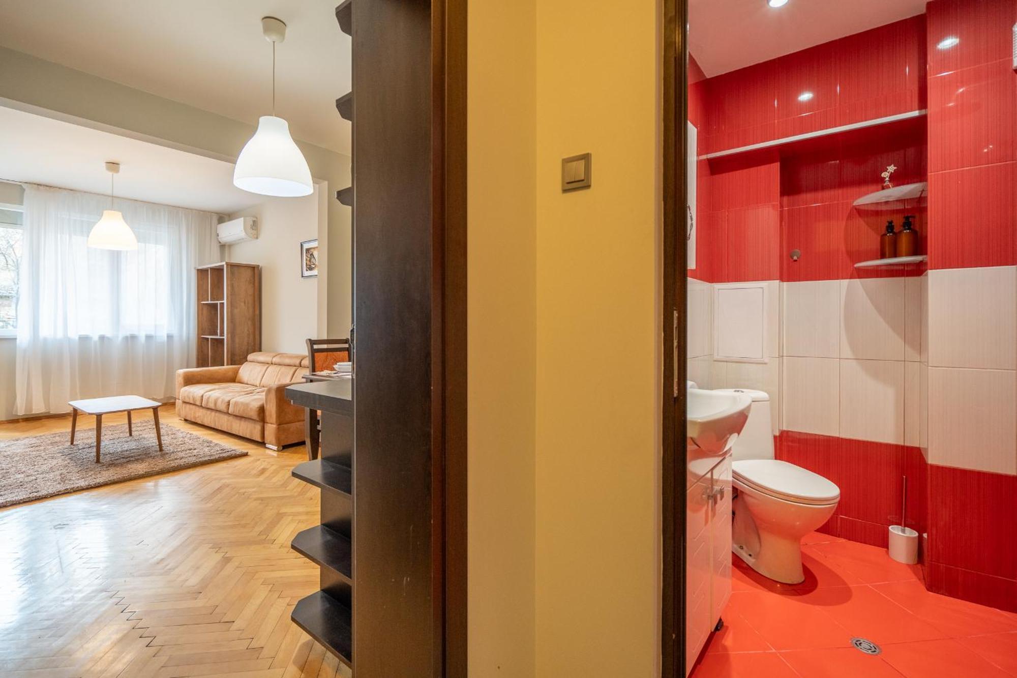 Pirotska 2-bedroom 100m2 In Center Apartament Sofia