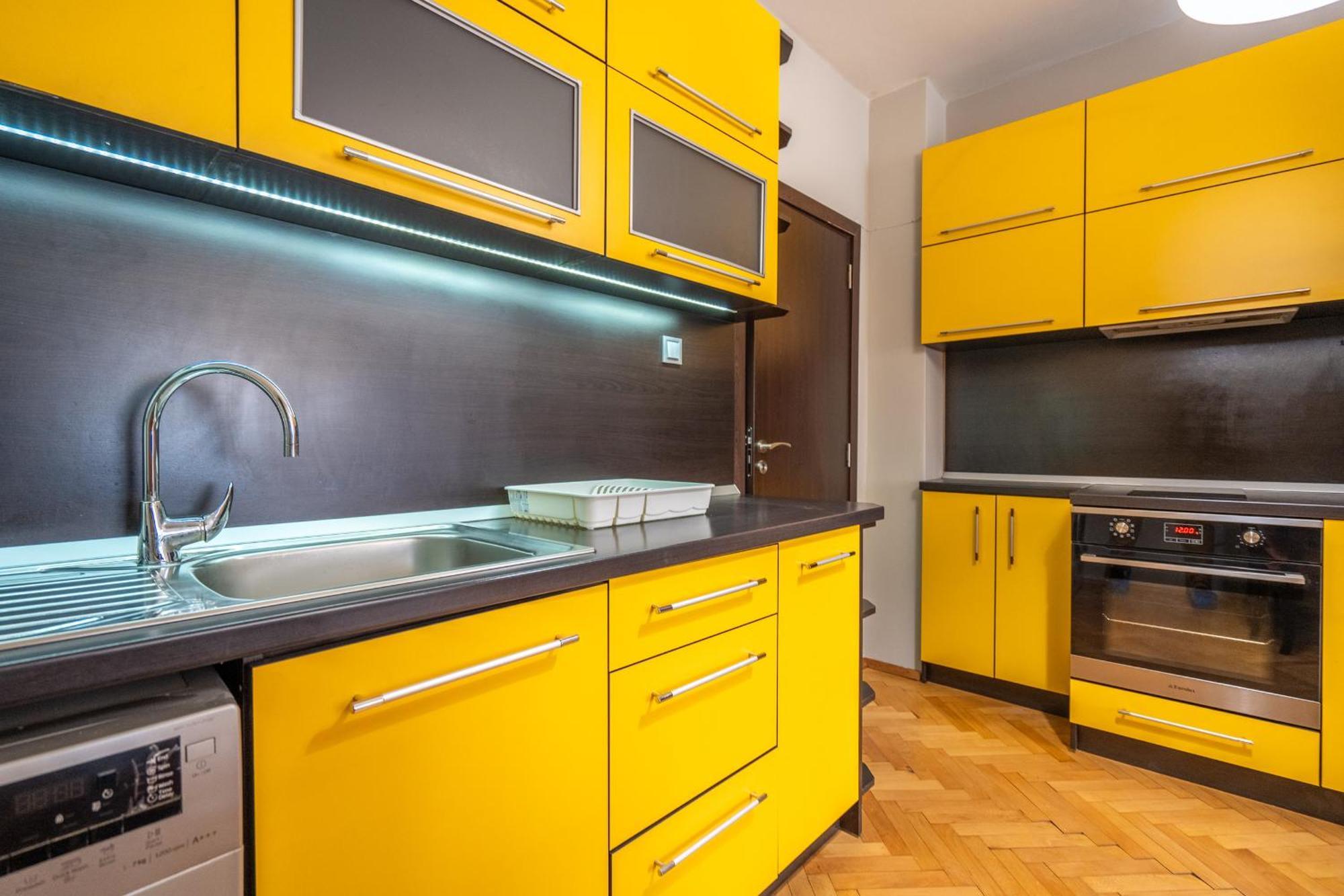 Pirotska 2-bedroom 100m2 In Center Apartament Sofia