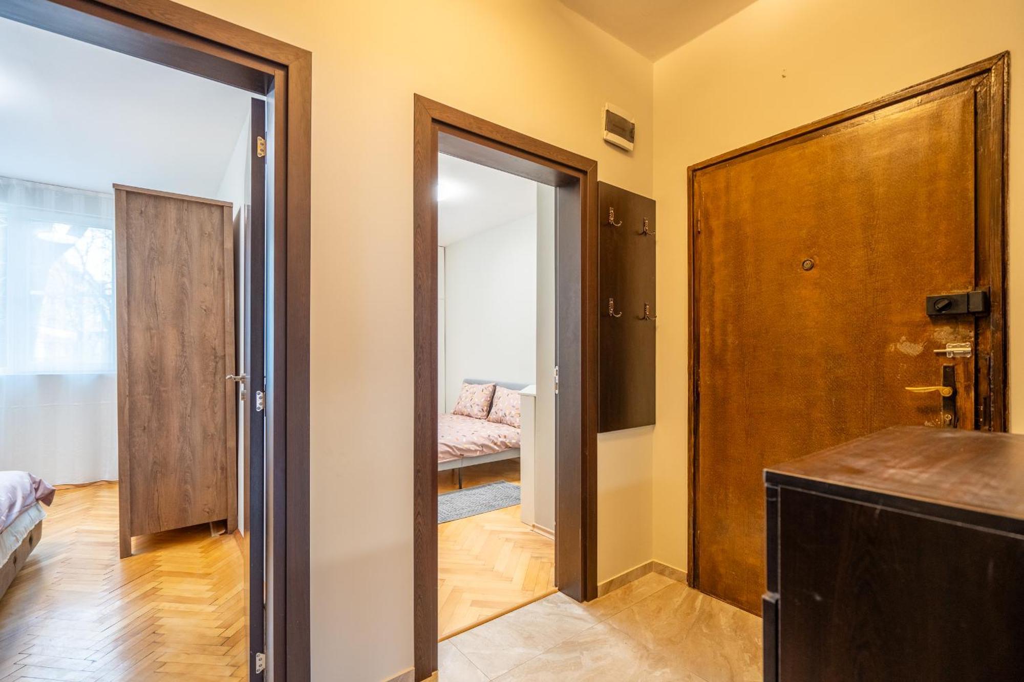 Pirotska 2-bedroom 100m2 In Center