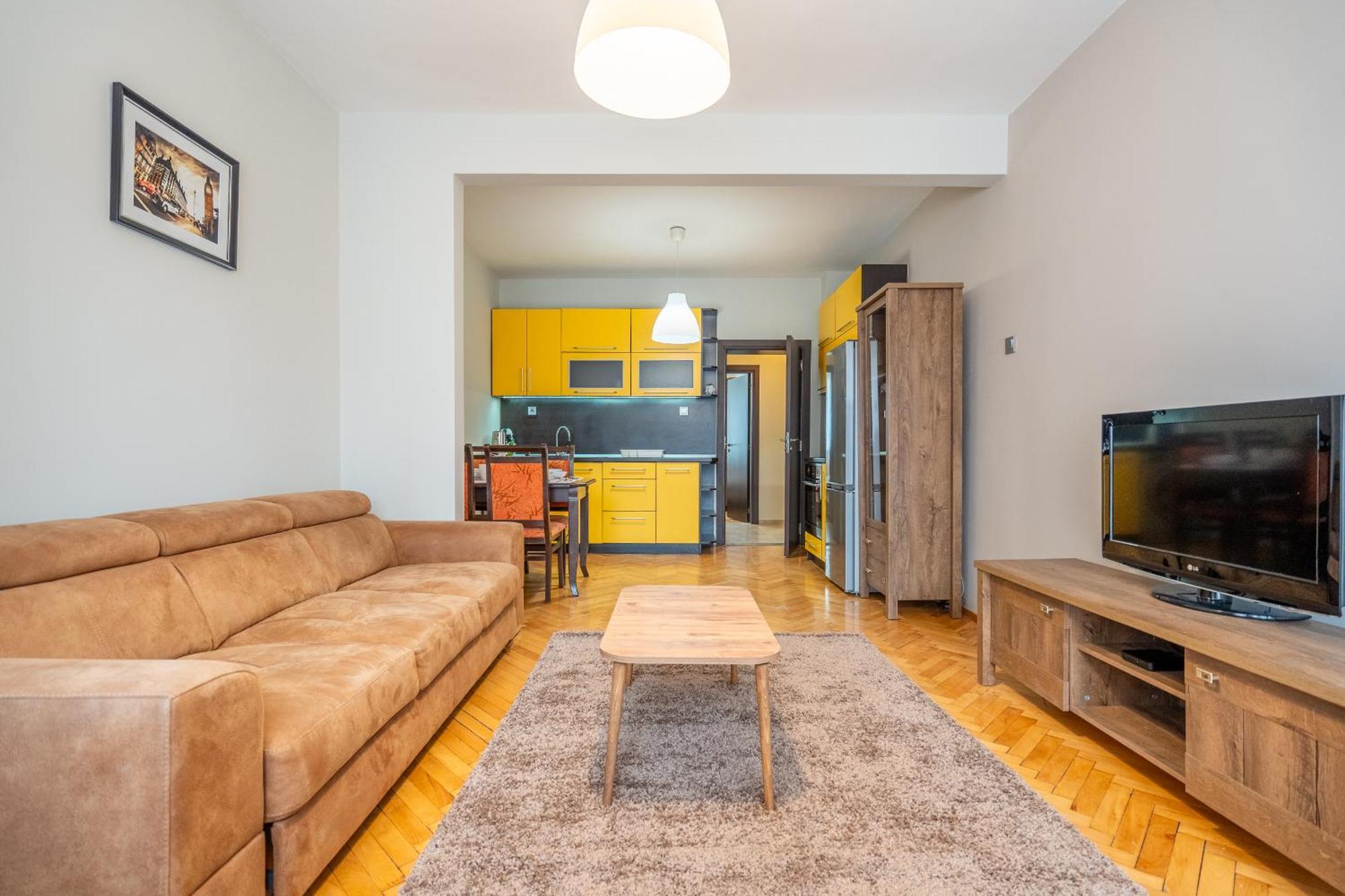 Pirotska 2-bedroom 100m2 In Center Apartament
