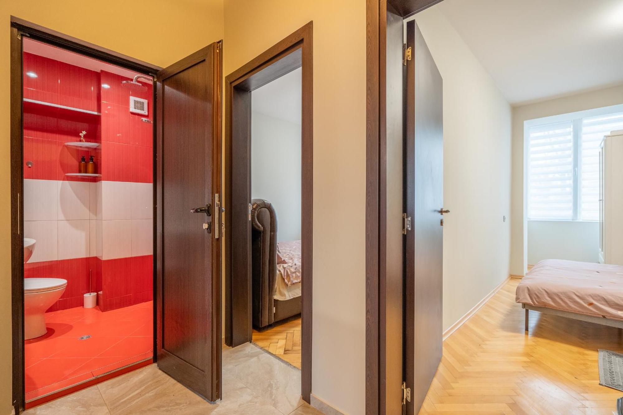 Apartament Pirotska 2-bedroom 100m2 In Center Sofia