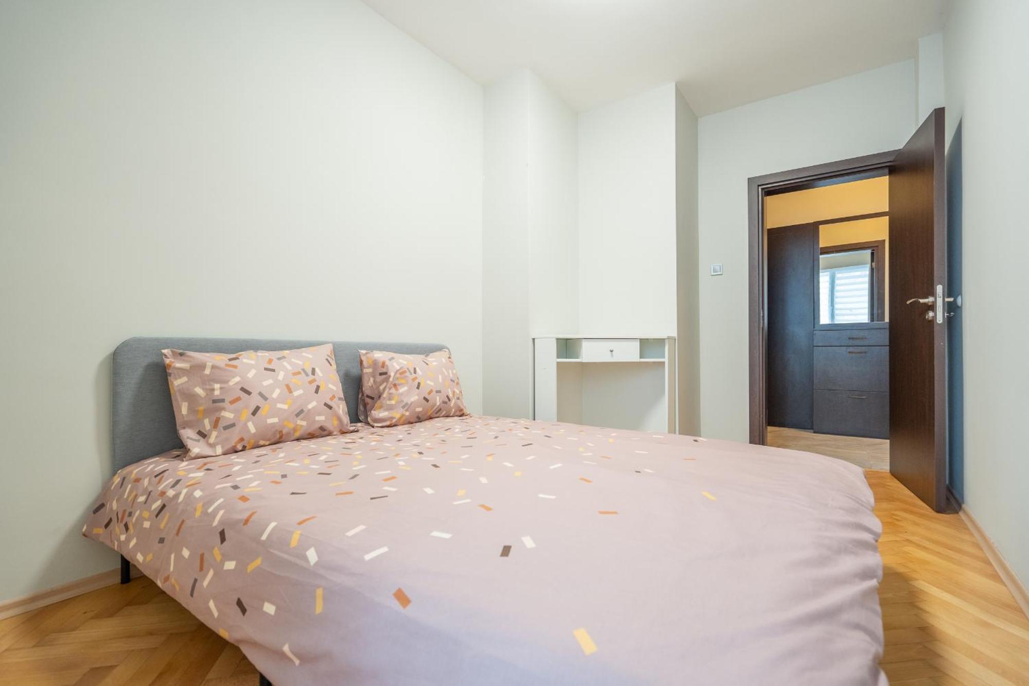 Apartament Pirotska 2-bedroom 100m2 In Center *