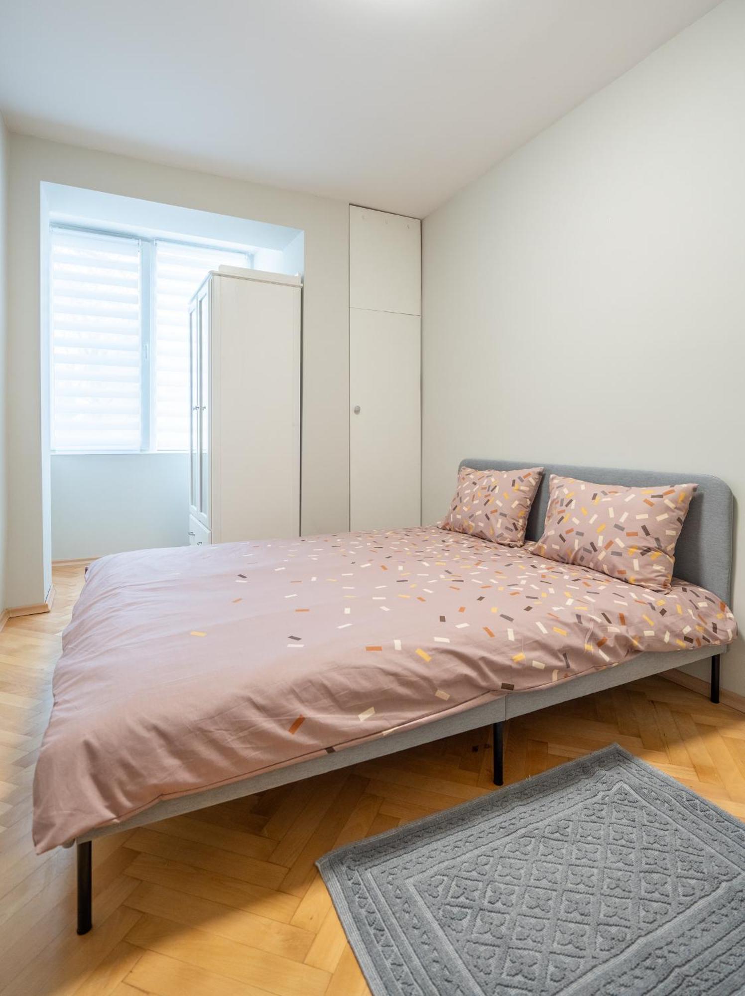Pirotska 2-bedroom 100m2 In Center Appartement