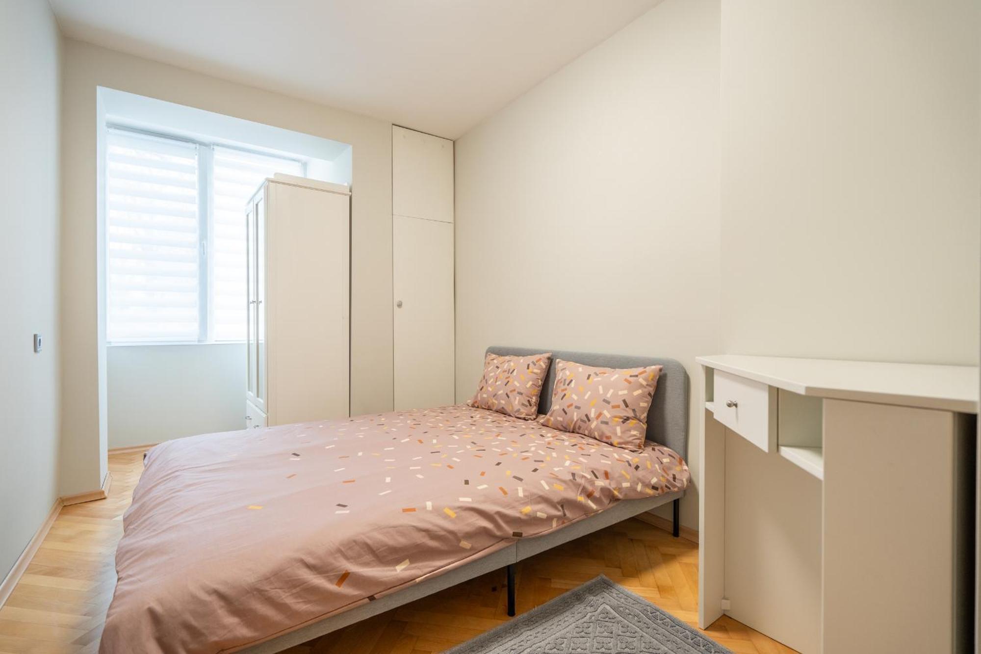 Pirotska 2-bedroom 100m2 In Center Apartament Sofia