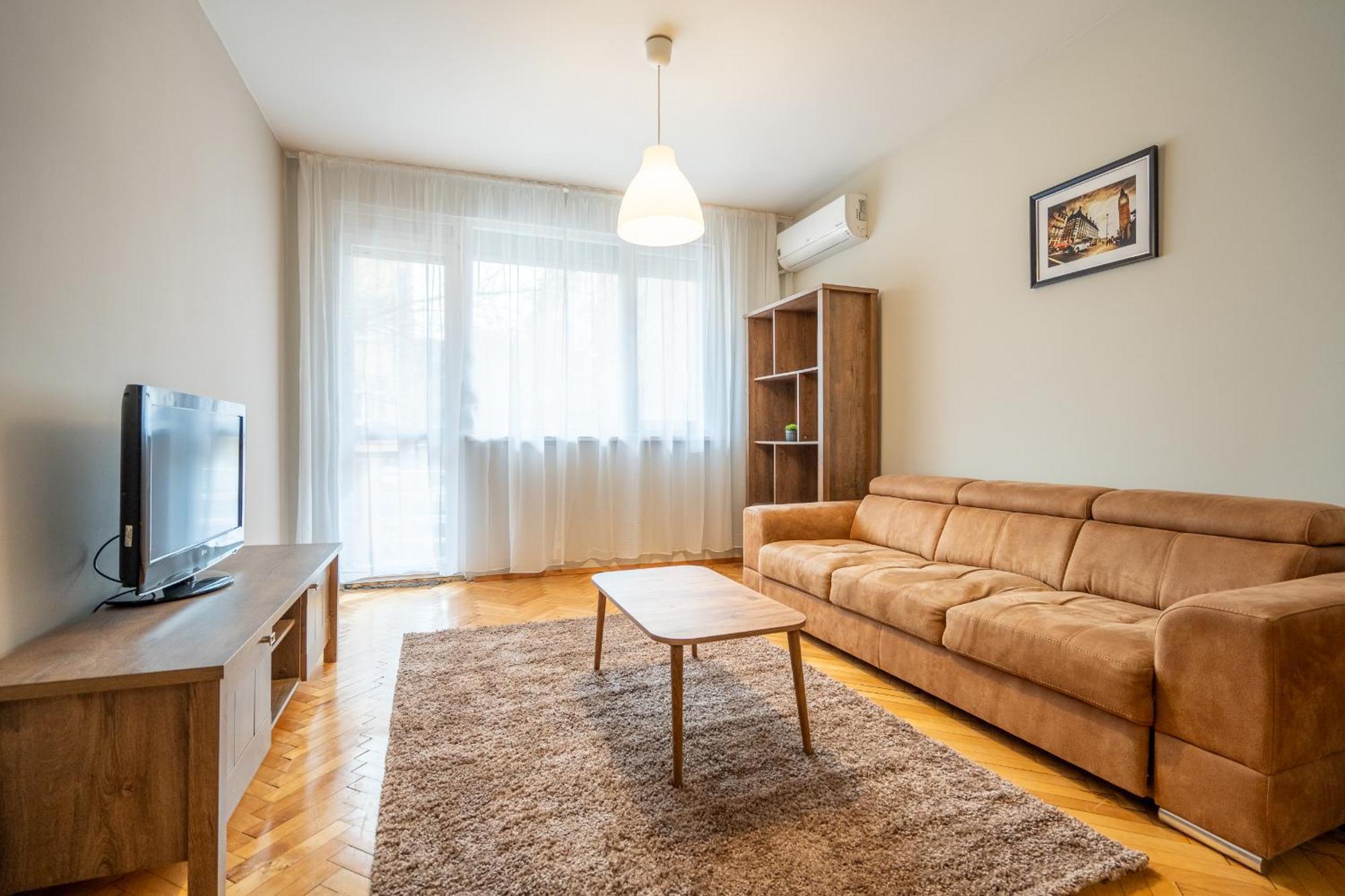 Pirotska 2-bedroom 100m2 In Center Apartament *
