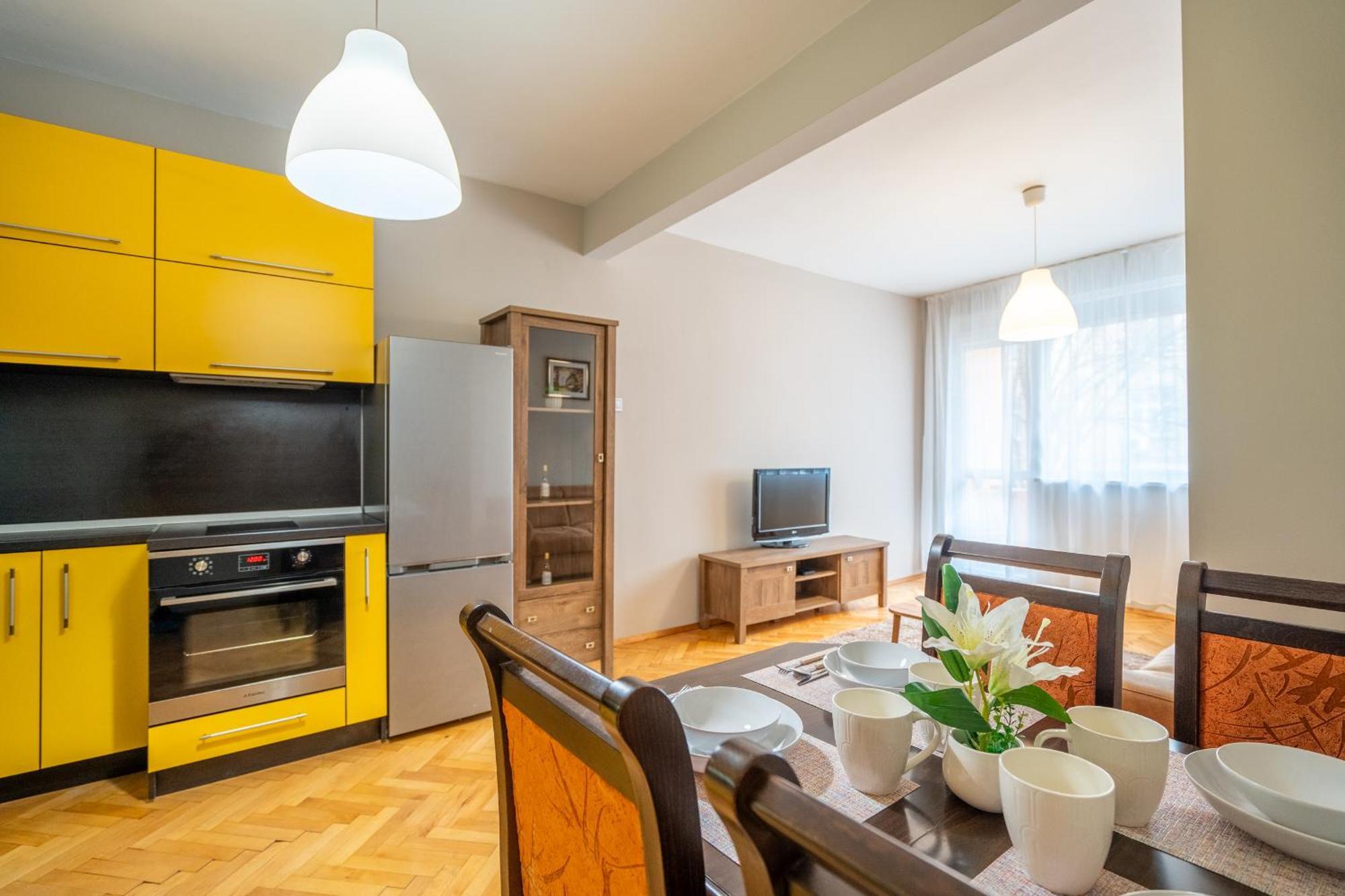 Apartament Pirotska 2-bedroom 100m2 In Center