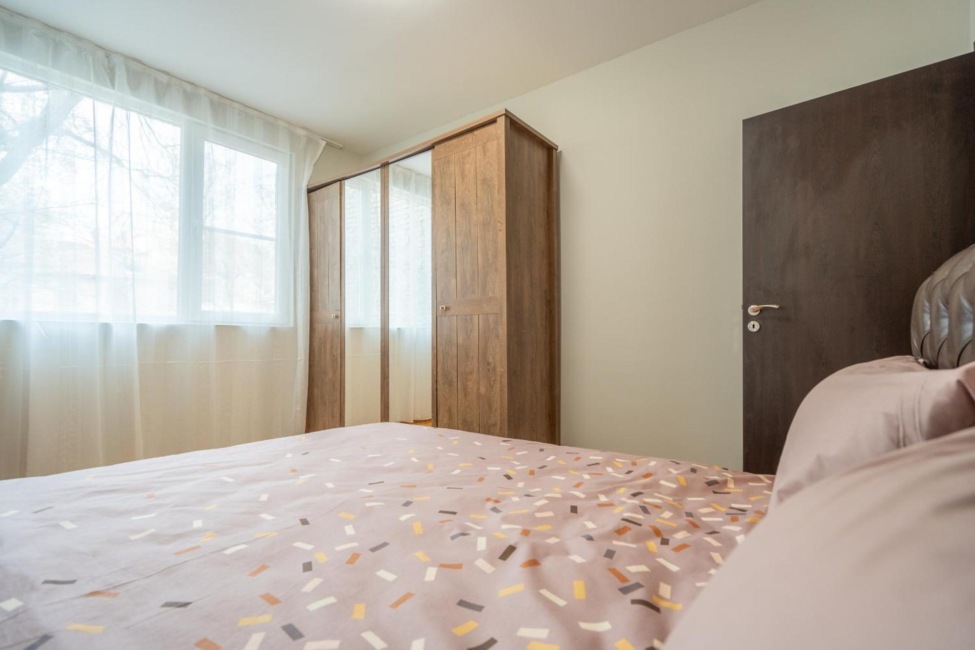 Pirotska 2-bedroom 100m2 In Center Apartament *